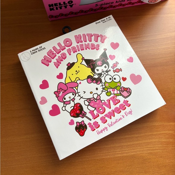 Hello Kitty 3 Piece Bundle - Picture 2 of 6